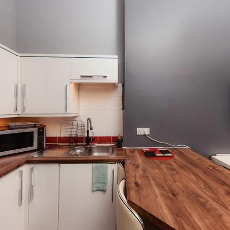 Warm Apartment By Holyrood Palace! Edinburg Exteriör bild
