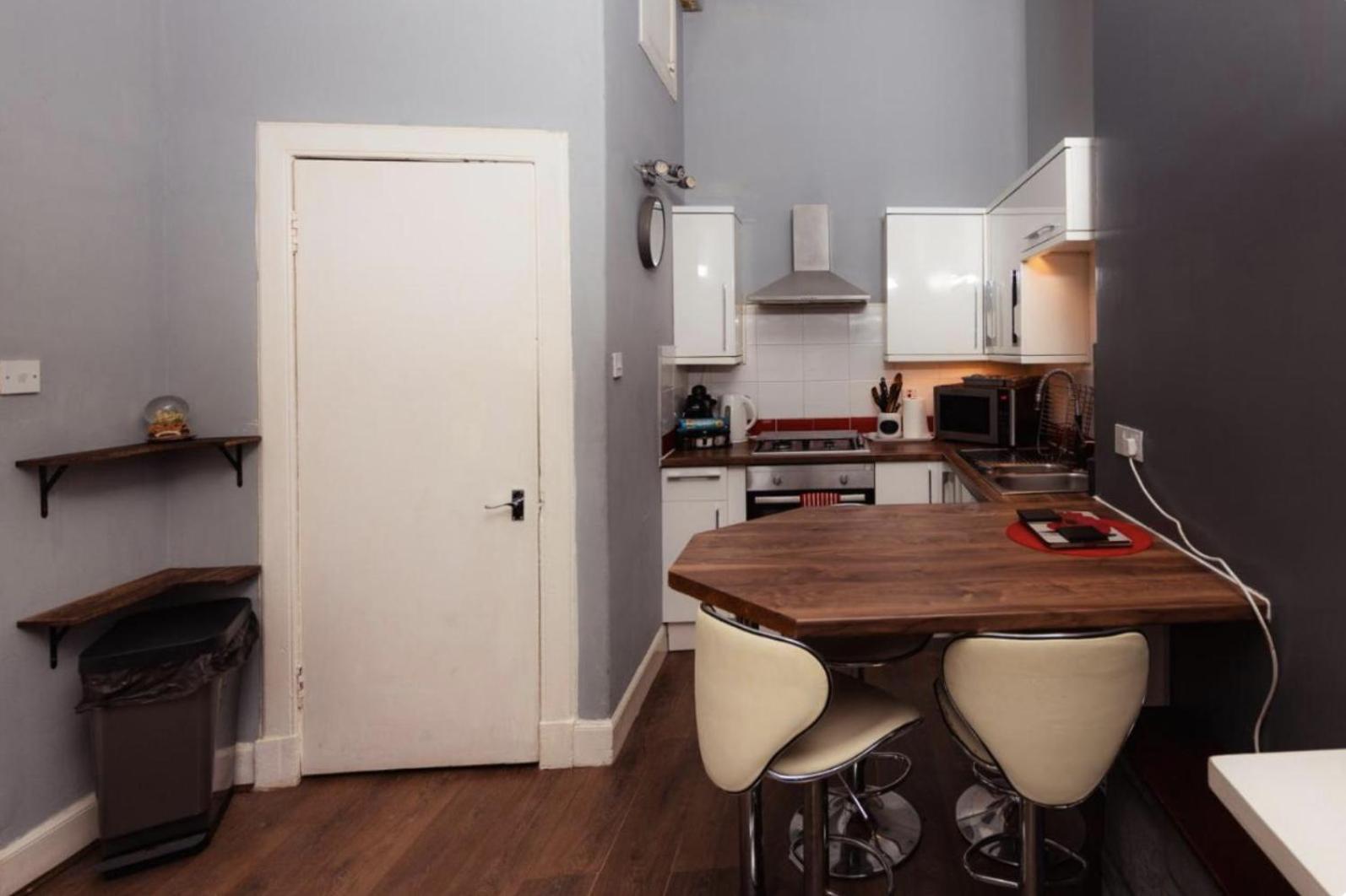 Warm Apartment By Holyrood Palace! Edinburg Exteriör bild