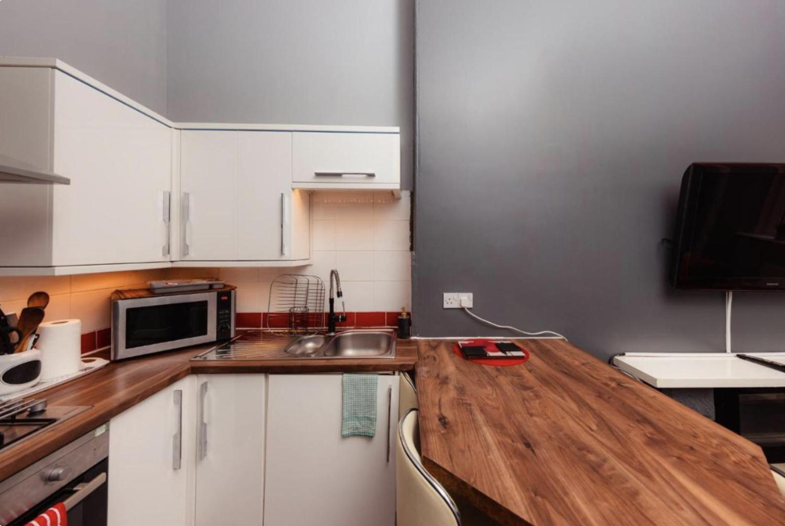 Warm Apartment By Holyrood Palace! Edinburg Exteriör bild
